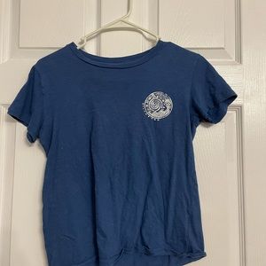 Size XS blue billabong graphic tee.